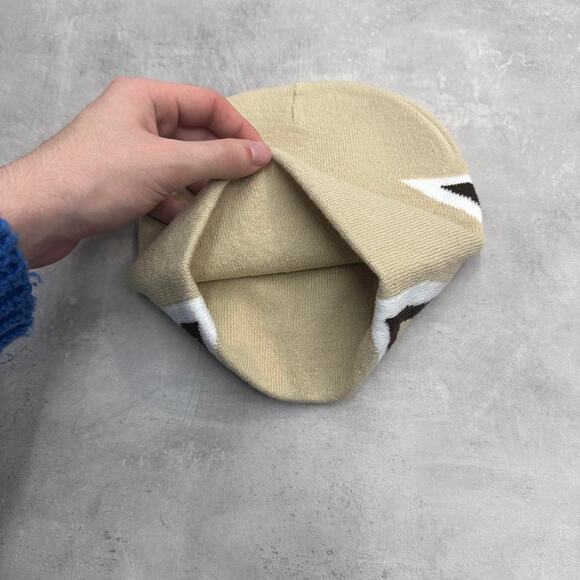 Cream and Brown Star Acrylic Graphic Beanie Hat - Picture 4 of 8